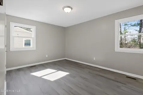 309 Lakewood Drive Jacksonville NC 28546