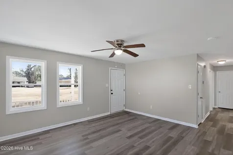 309 Lakewood Drive Jacksonville NC 28546