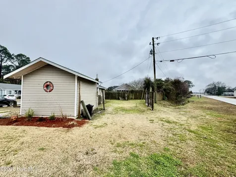 100 Earl Avenue Beaufort NC 28516