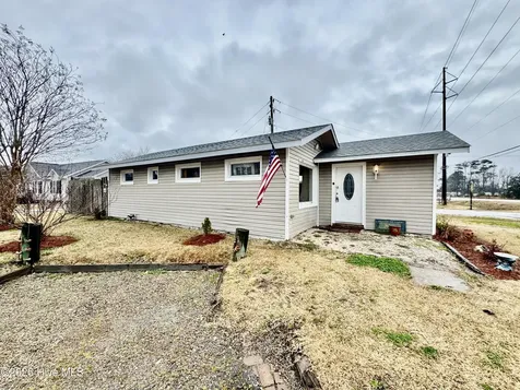 100 Earl Avenue Beaufort NC 28516