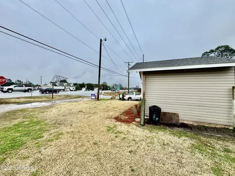 100 Earl Avenue Beaufort NC 28516