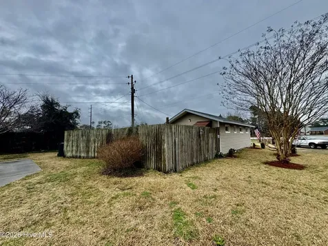 100 Earl Avenue Beaufort NC 28516