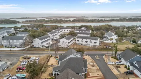 100 Sea Grove Lane Beaufort NC 28516