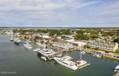 100 Sea Grove Lane Beaufort NC 28516