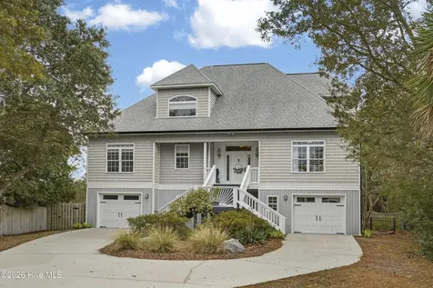 9402 Voyagers Way Wilmington NC 28412