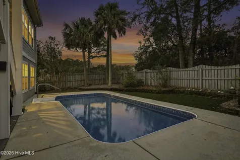 9402 Voyagers Way Wilmington NC 28412