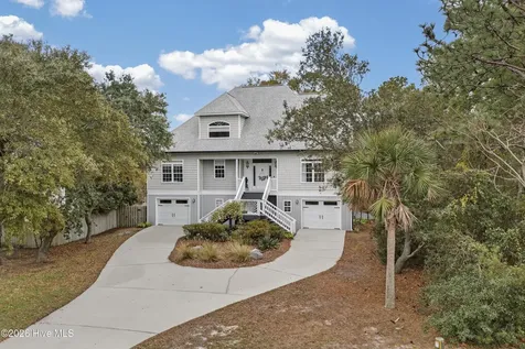 9402 Voyagers Way Wilmington NC 28412