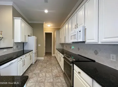 4300 Peninsula Point Greenville NC 27834