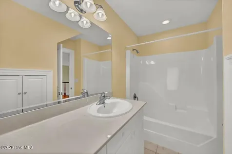 142 Foxwood Lane Wilmington NC 28409