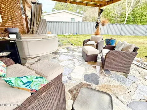 8451 Nc-306 S Arapahoe NC 28510