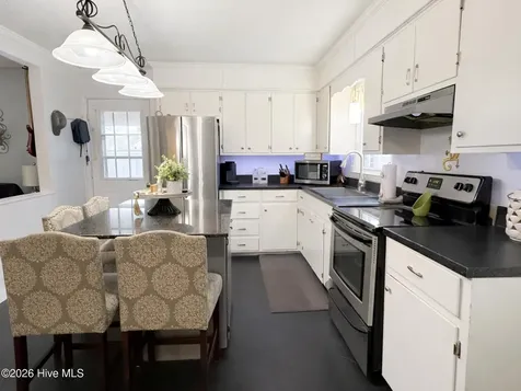 8451 Nc-306 S Arapahoe NC 28510