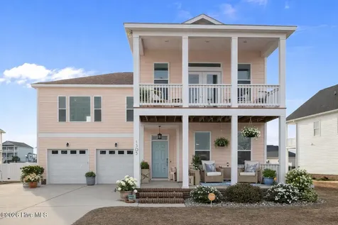 1305 Barnacle Lane Morehead City NC 28557