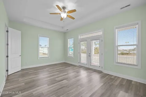 1305 Barnacle Lane Morehead City NC 28557