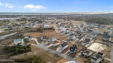 1305 Barnacle Lane Morehead City NC 28557
