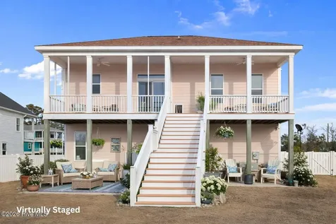 1305 Barnacle Lane Morehead City NC 28557