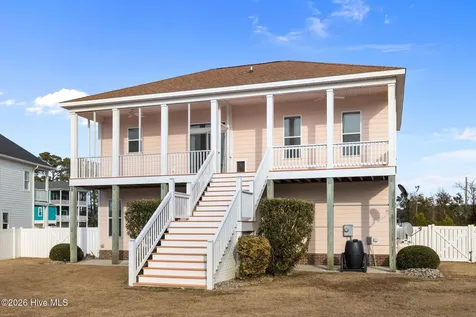 1305 Barnacle Lane Morehead City NC 28557