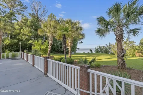 240 Drake Landing New Bern NC 28560