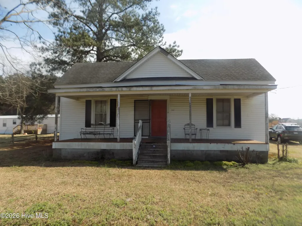 1527 Hwy 123 S Hookerton NC 28538