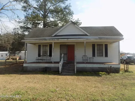 1527 Hwy 123 S Hookerton NC 28538