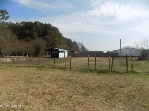1527 Hwy 123 S Hookerton NC 28538