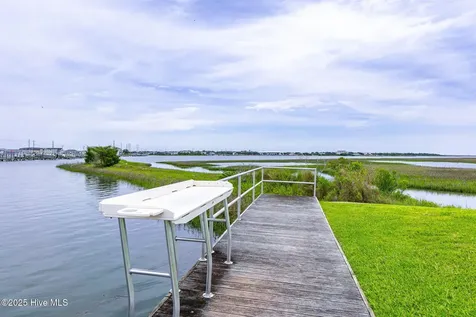 212 Old Causeway Road Beaufort NC 28516