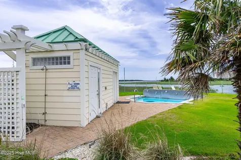 212 Old Causeway Road Beaufort NC 28516
