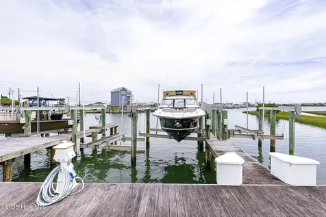 212 Old Causeway Road Beaufort NC 28516