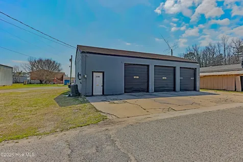 308 Dixon Street Wallace NC 28466