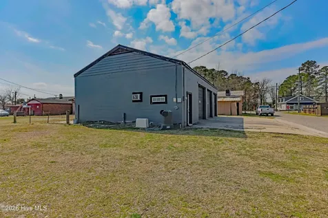 308 Dixon Street Wallace NC 28466