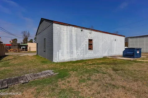 308 Dixon Street Wallace NC 28466