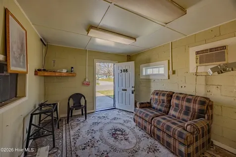 308 Dixon Street Wallace NC 28466