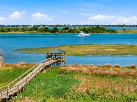 106 S Glimmering Glass Lane Hampstead NC 28443