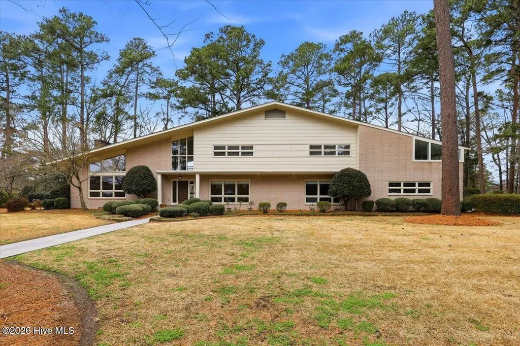 1602 Greenbriar Road Kinston NC 28504