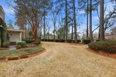 1602 Greenbriar Road Kinston NC 28504