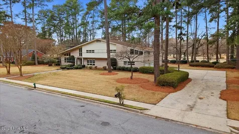 1602 Greenbriar Road Kinston NC 28504