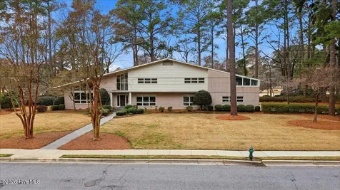 1602 Greenbriar Road Kinston NC 28504