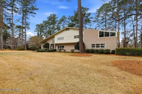 1602 Greenbriar Road Kinston NC 28504