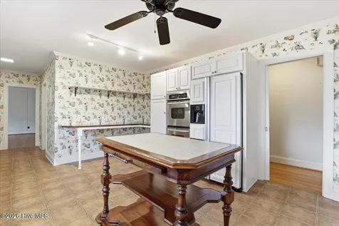 1602 Greenbriar Road Kinston NC 28504
