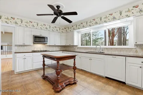 1602 Greenbriar Road Kinston NC 28504