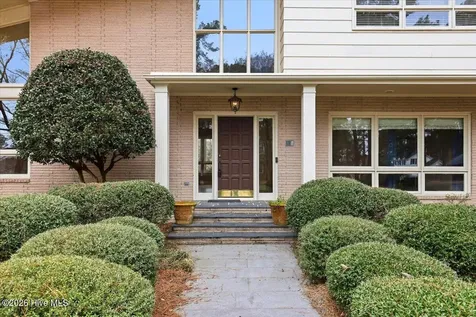 1602 Greenbriar Road Kinston NC 28504