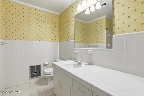 1602 Greenbriar Road Kinston NC 28504