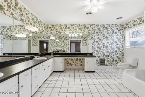 1602 Greenbriar Road Kinston NC 28504