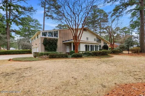 1602 Greenbriar Road Kinston NC 28504