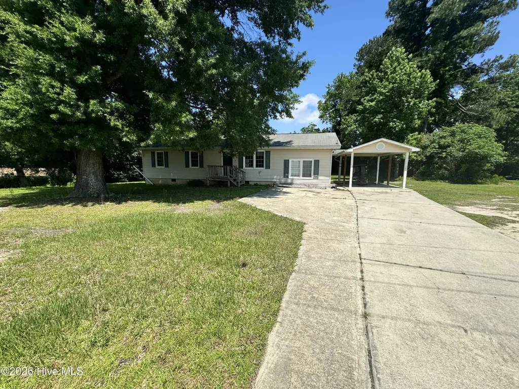 165 Shaw Road Wallace NC 28466