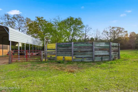 449 Montrose Road Raeford NC 28376