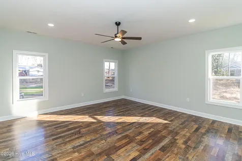 105 Franklin Street La Grange NC 28551