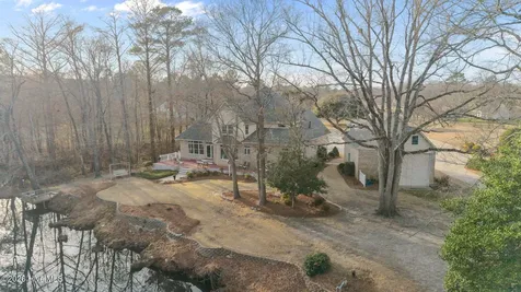 101 Raccoon Run Washington NC 27889
