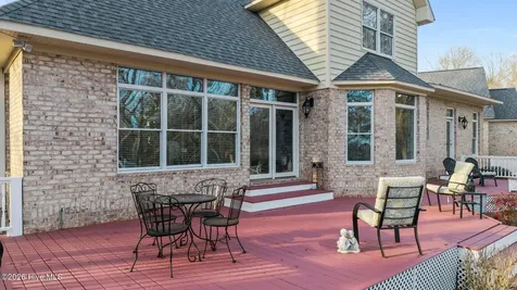 101 Raccoon Run Washington NC 27889