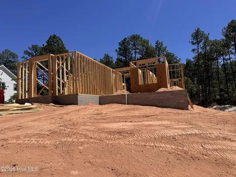 134 Owens Circle West End NC 27376