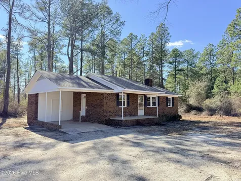 2220 Nc-211 Eagle Springs NC 27242